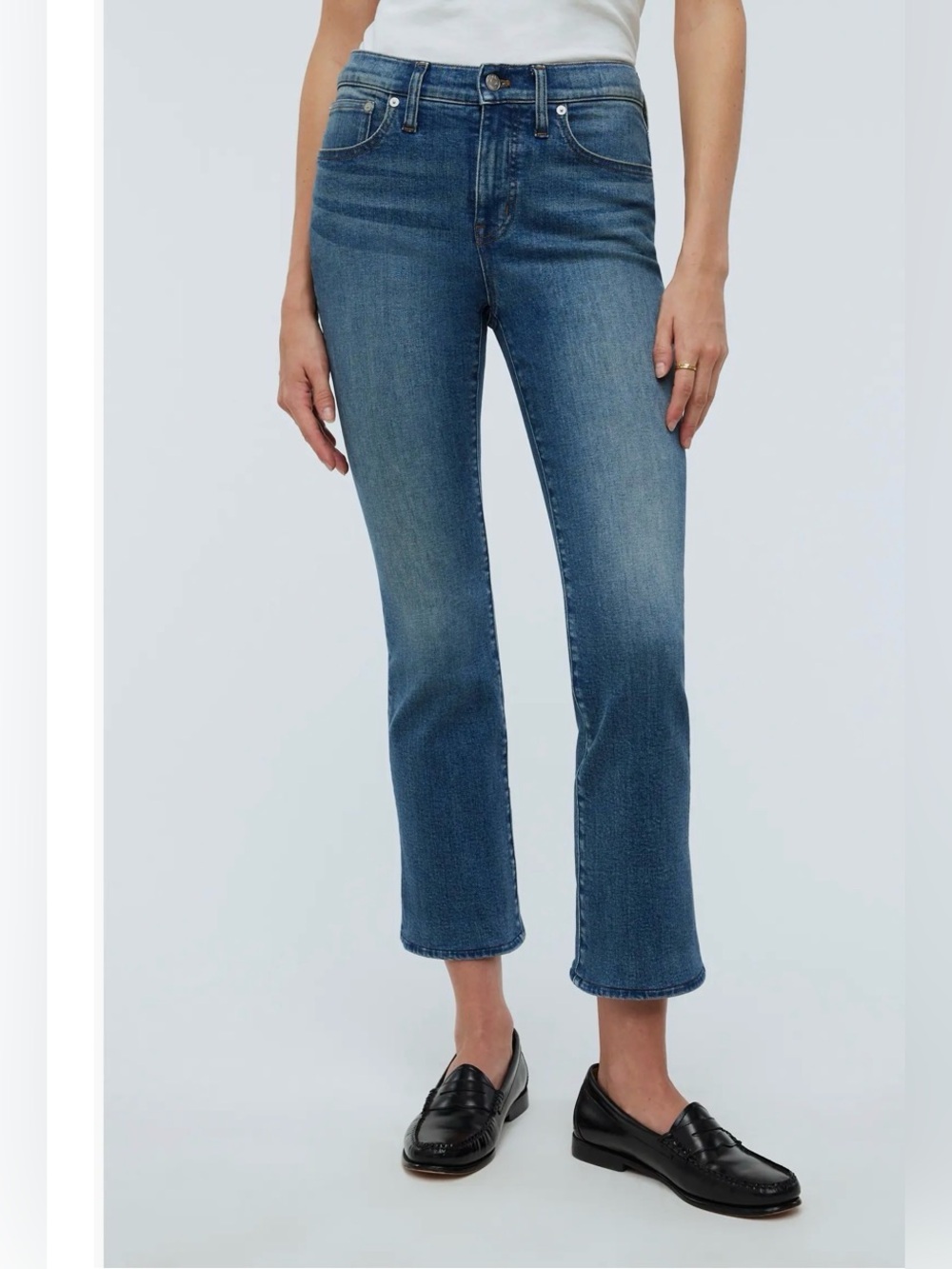 Madewell women's jeans Mid-Rise Kick Out Jeans size 32 petite EUC